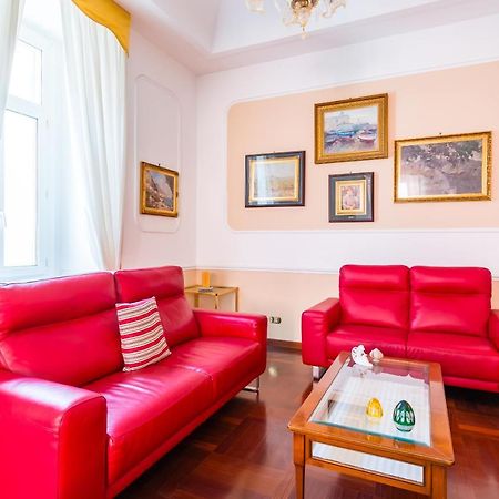Grand Classic Apartment At San Martino By Napoliapartments Buitenkant foto