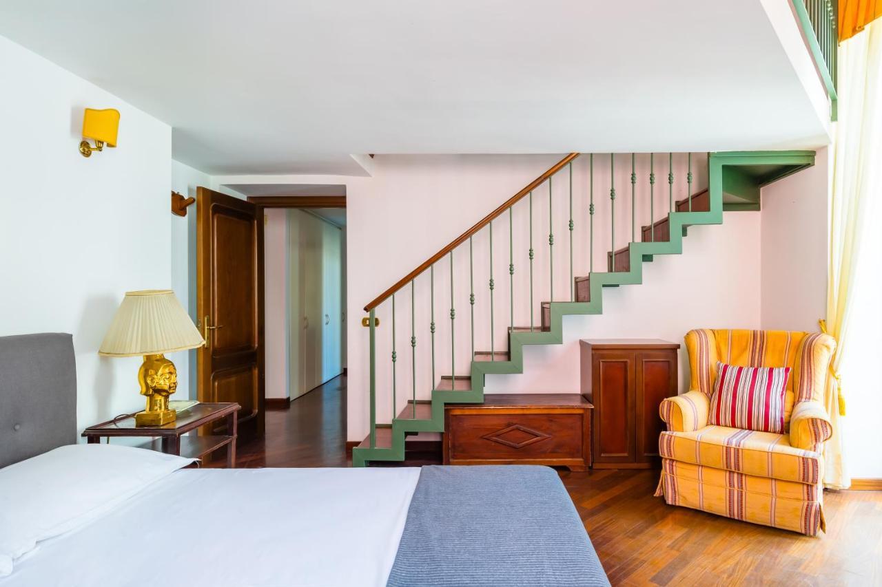 Grand Classic Apartment At San Martino By Napoliapartments Buitenkant foto