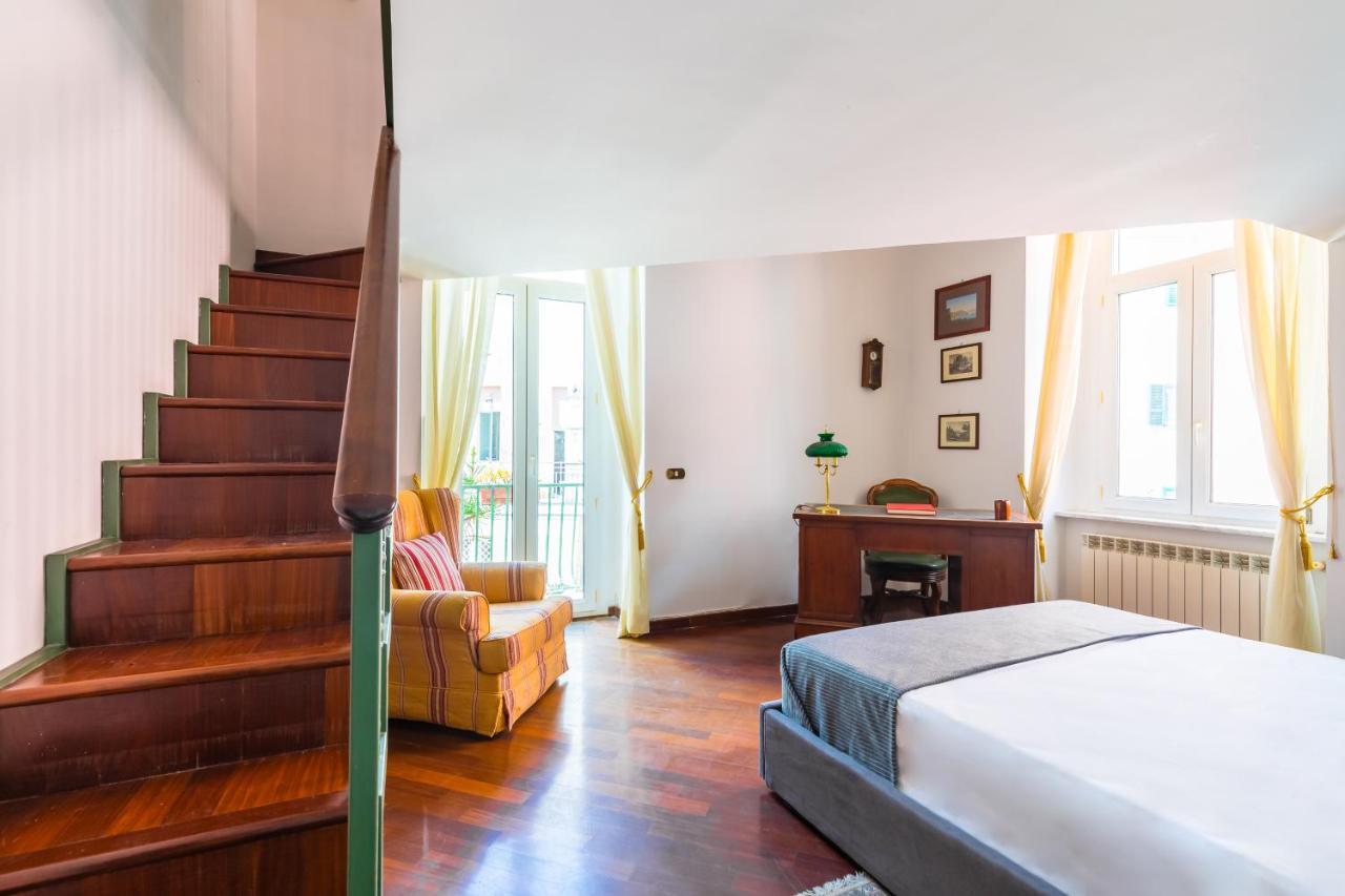 Grand Classic Apartment At San Martino By Napoliapartments Buitenkant foto