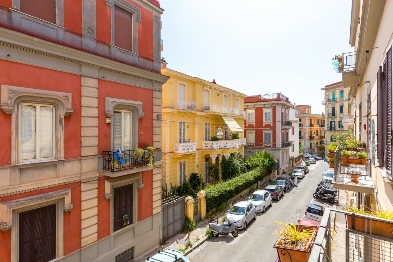 Grand Classic Apartment At San Martino By Napoliapartments Buitenkant foto
