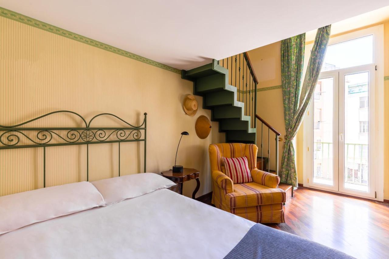 Grand Classic Apartment At San Martino By Napoliapartments Buitenkant foto