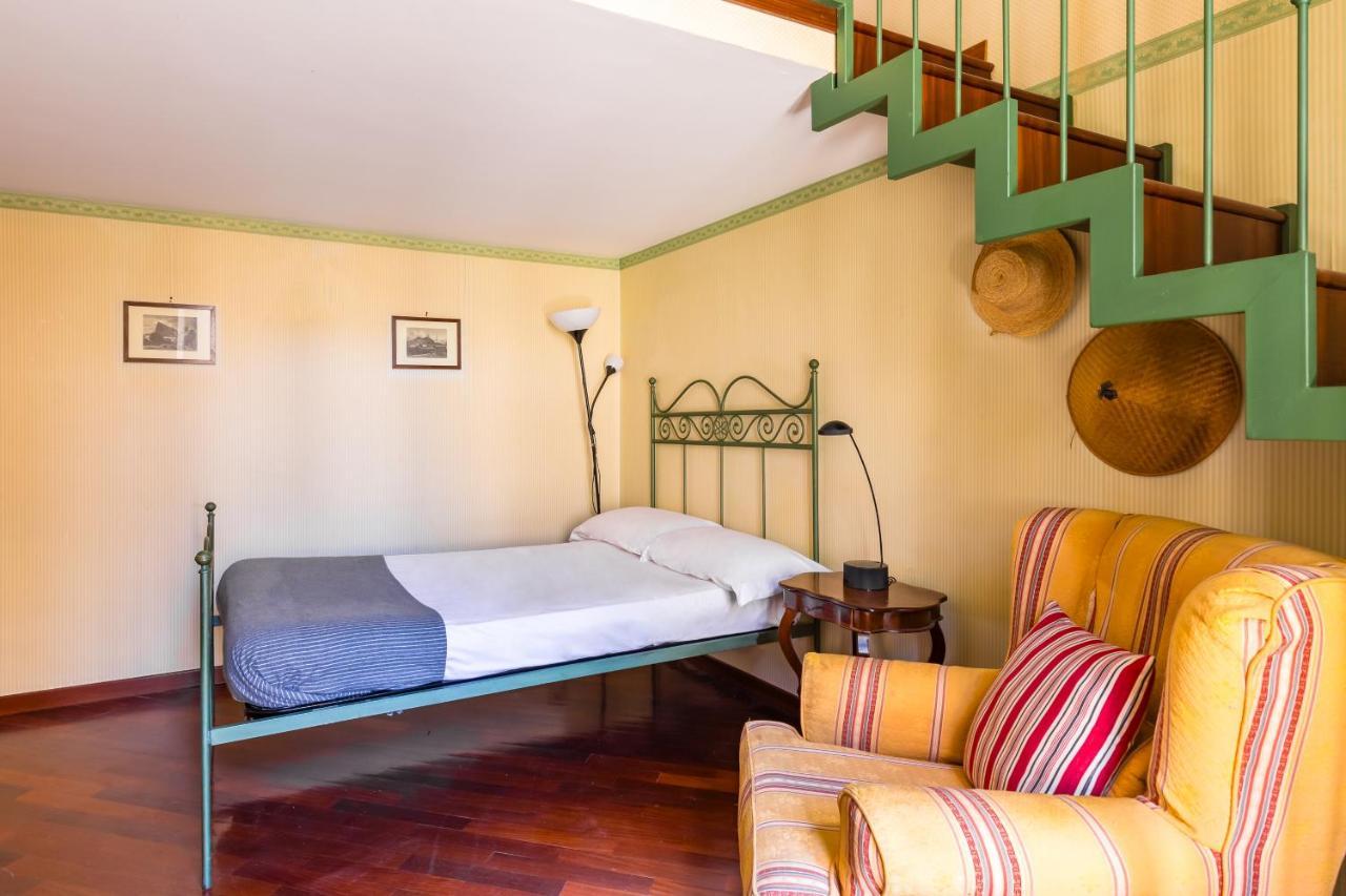 Grand Classic Apartment At San Martino By Napoliapartments Buitenkant foto